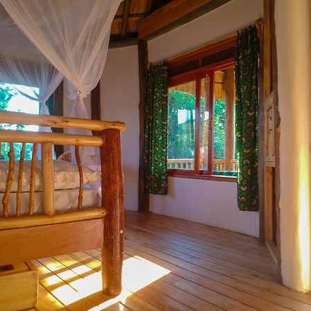 Lake Nkuruba Nature Reserve Hotel Durama Ngoại thất bức ảnh