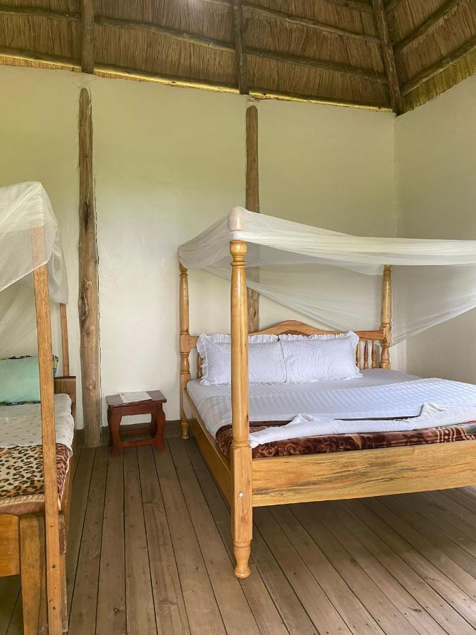 Lake Nkuruba Nature Reserve Hotel Durama Ngoại thất bức ảnh