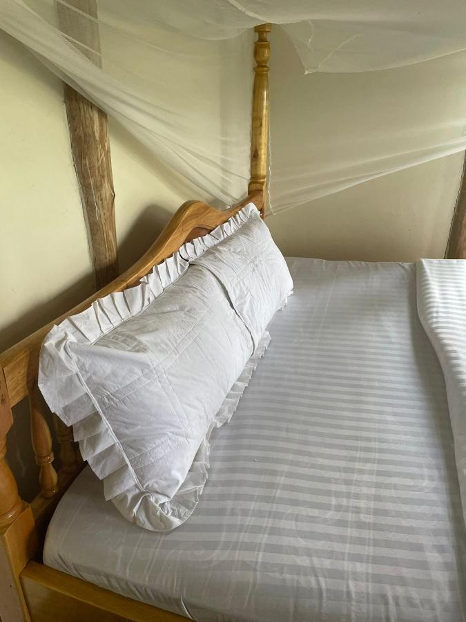 Lake Nkuruba Nature Reserve Hotel Durama Ngoại thất bức ảnh