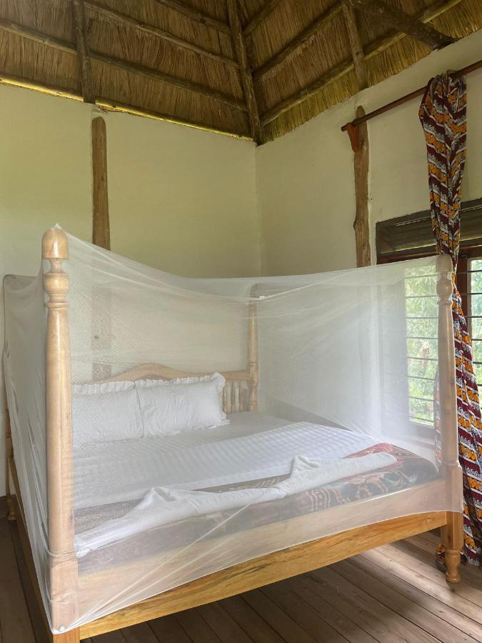 Lake Nkuruba Nature Reserve Hotel Durama Ngoại thất bức ảnh