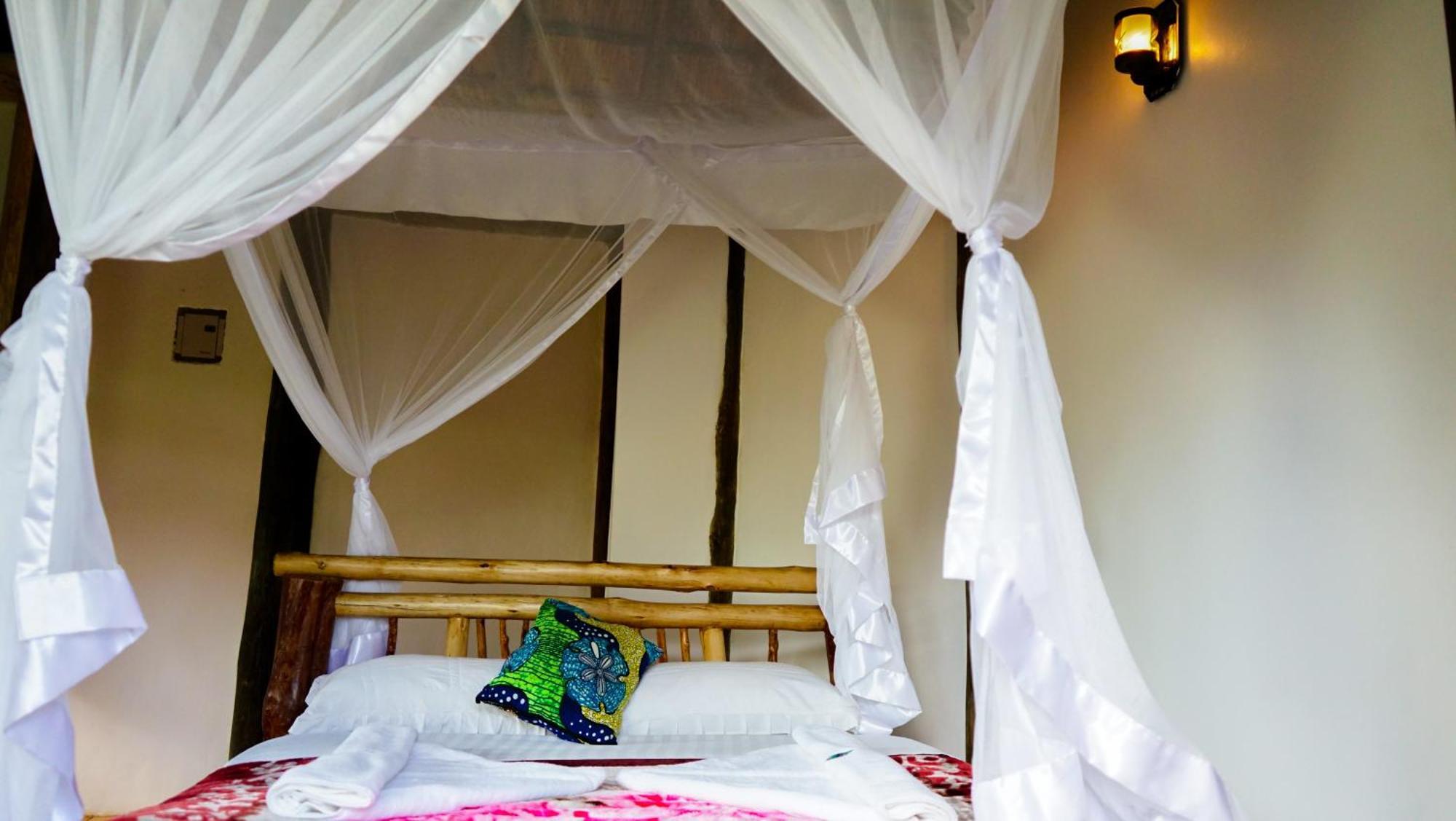 Lake Nkuruba Nature Reserve Hotel Durama Ngoại thất bức ảnh
